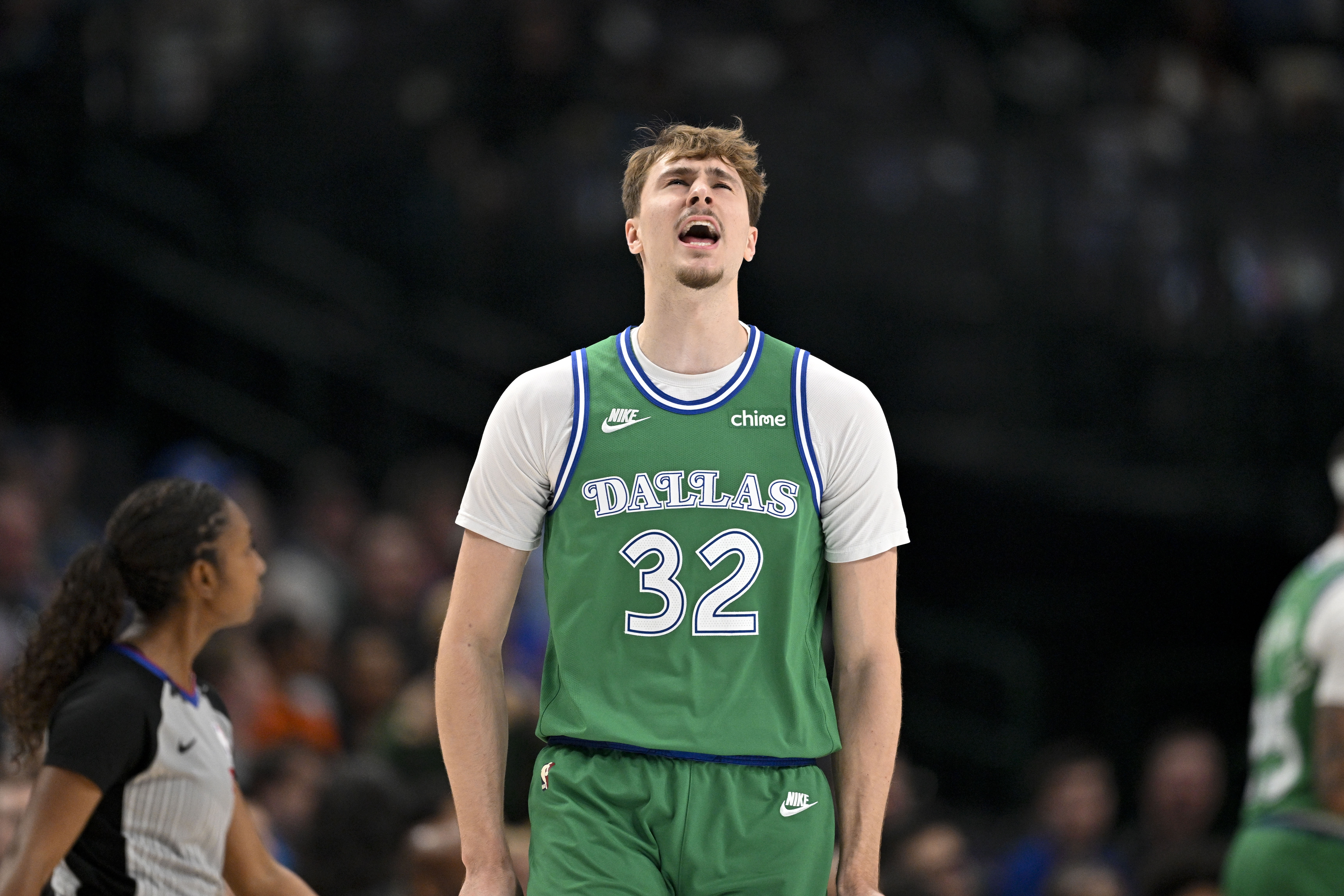 官方网站-撞墙了！弗拉格面对森林狼针对性防守半场11中2仅得4分4篮板